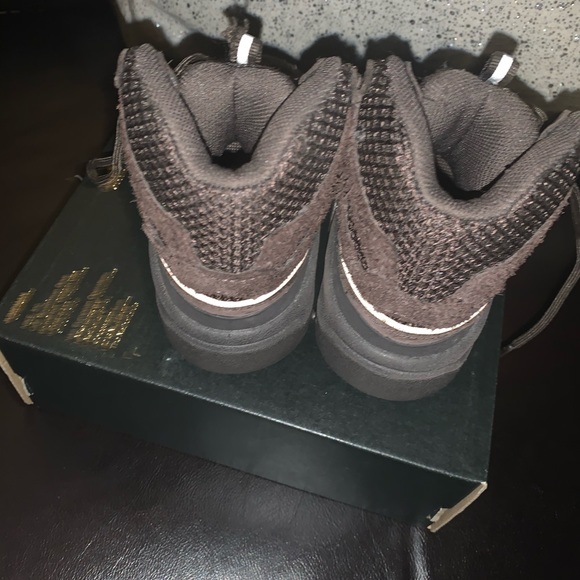 Yeezy Deserts - Picture 2 of 5